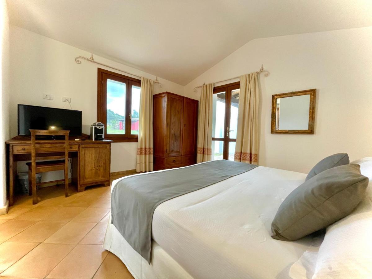 Punta D'Acu Country Resort Arzachena Ngoại thất bức ảnh